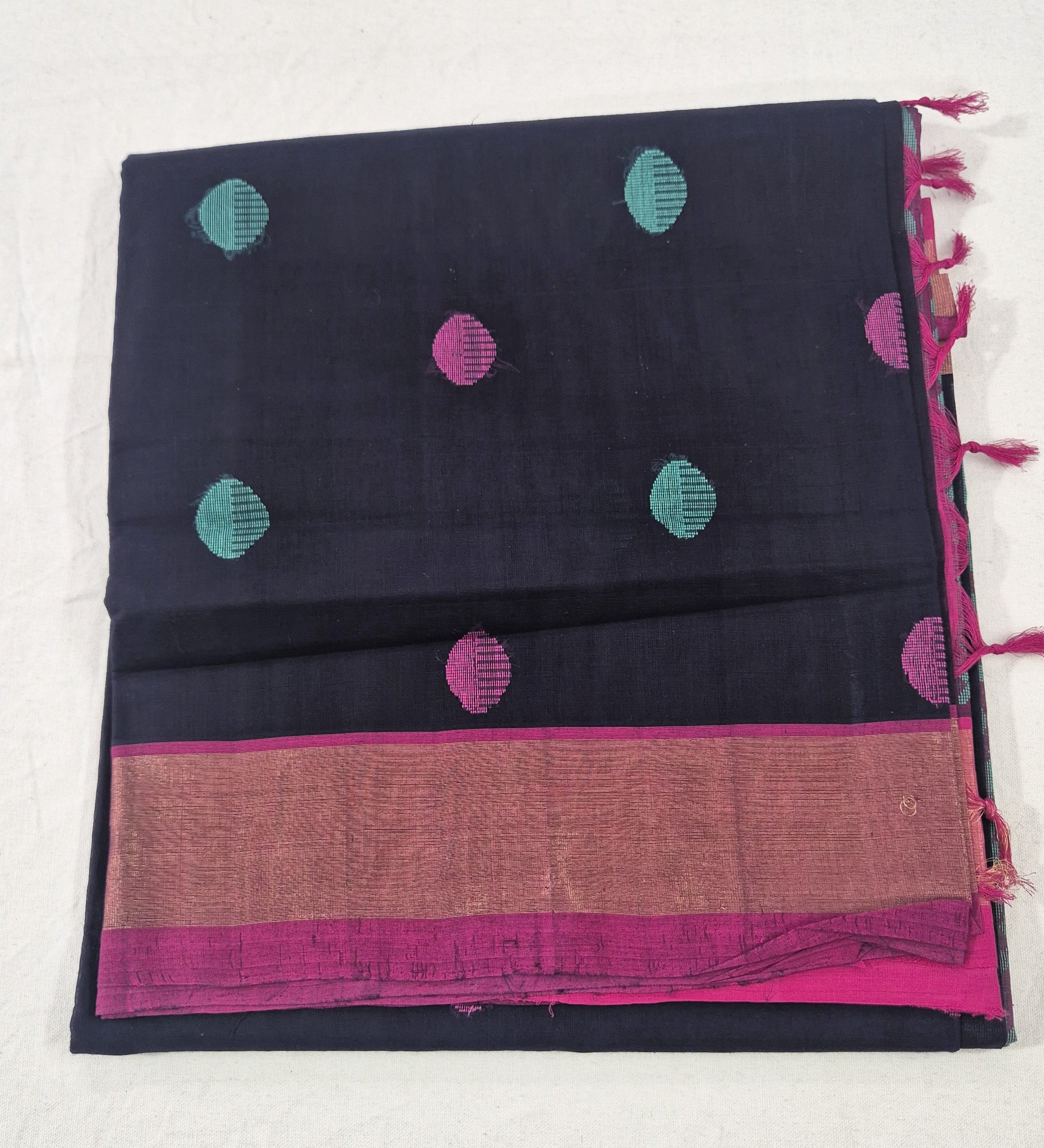 Handloom Polka dot saree -BLK