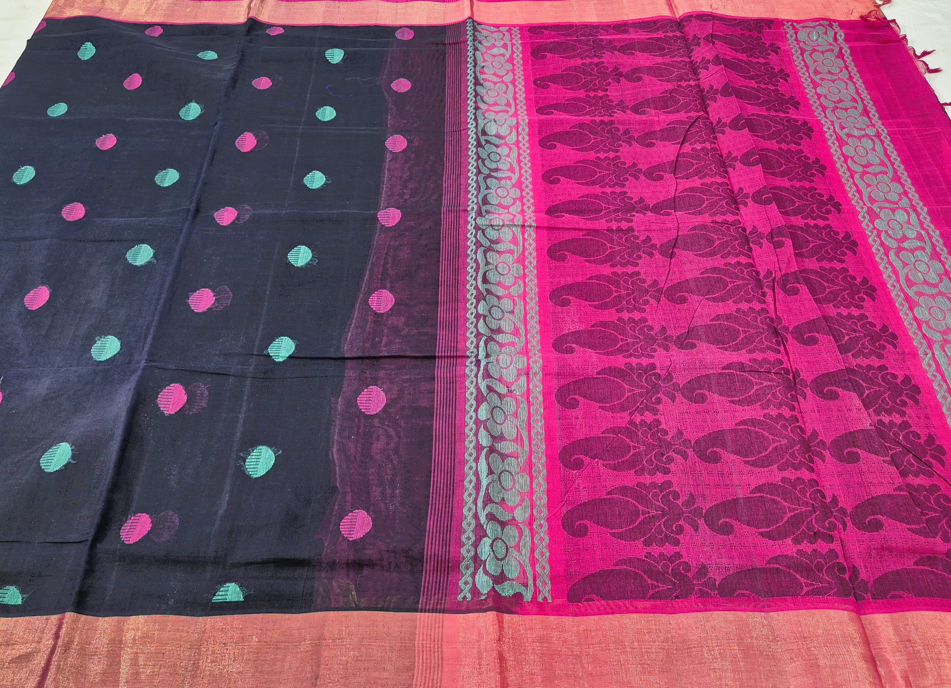 Handloom Polka dot saree -BLK